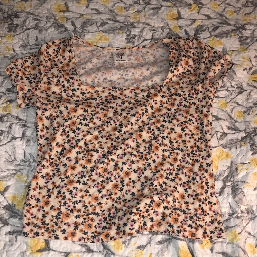 Cute flower top 🌼